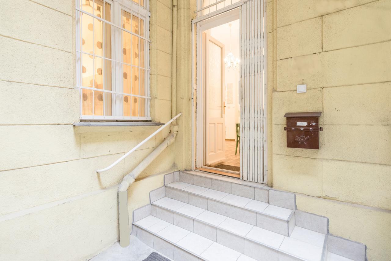 Family And Friends Apartment Βουδαπέστη Εξωτερικό φωτογραφία