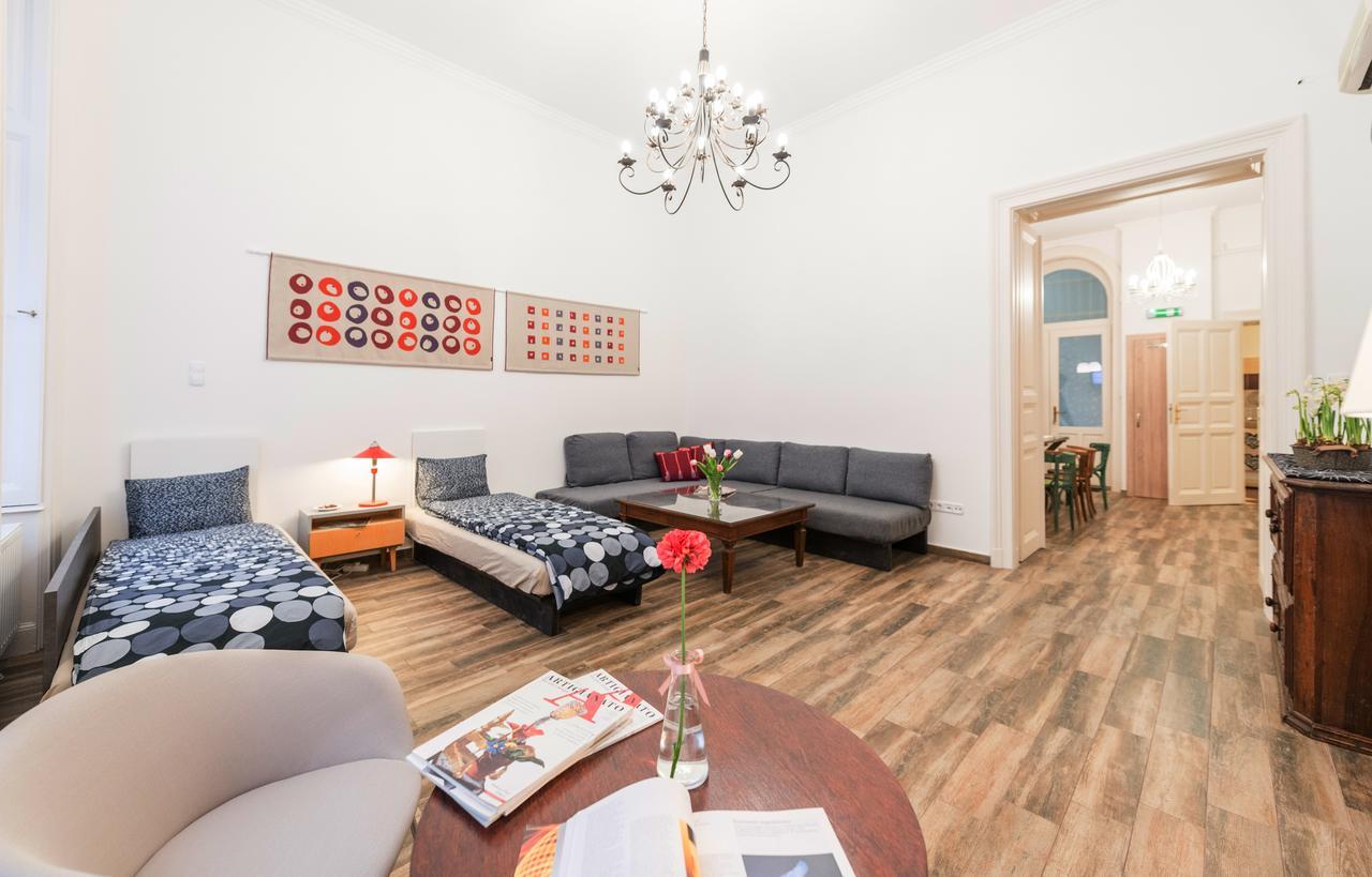 Family And Friends Apartment Βουδαπέστη Εξωτερικό φωτογραφία